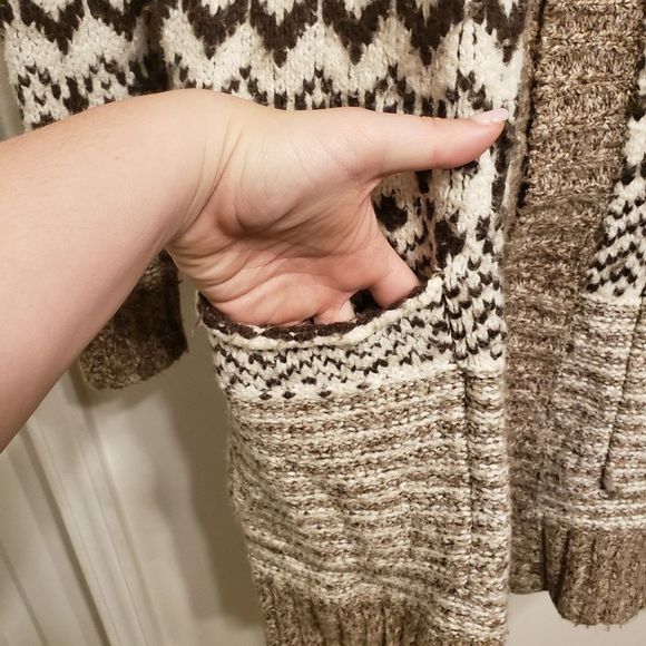 American Eagle sweater - Picture 3 of 6